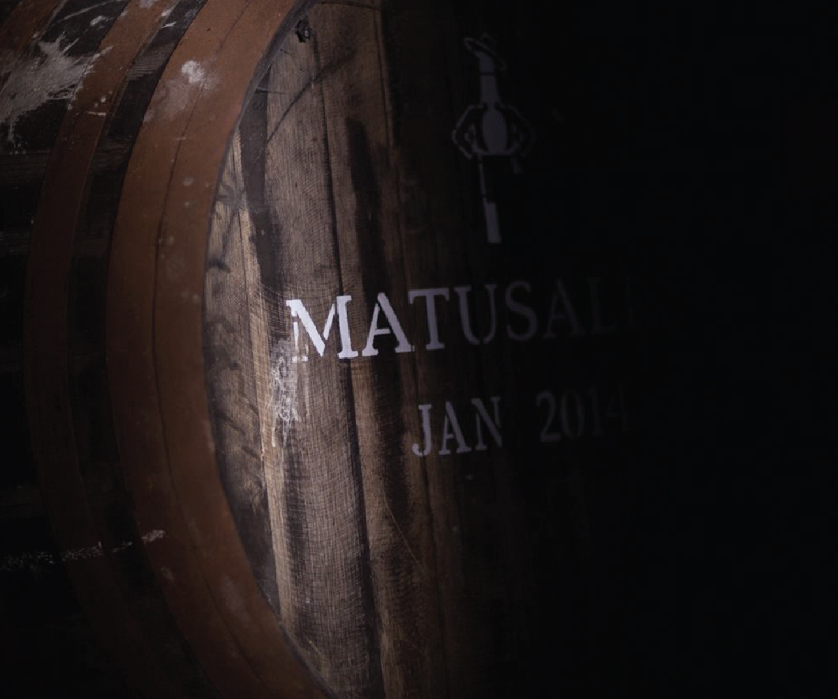 An exceptional whisky matured in American white oak ex-bourbon casks, aged Tawny Port pipes and casks, exclusive to The Dalmore, which have held 30 year old Matusalem oloroso sherry.